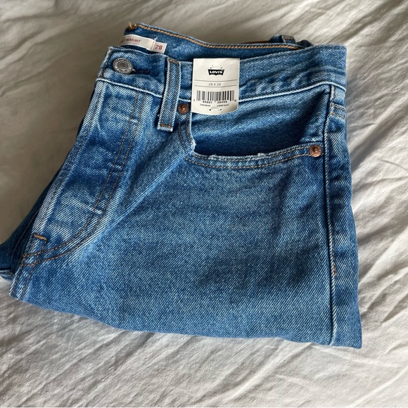 NWOT Levi’s Wedgie Straight Jeans - Picture 4 of 4